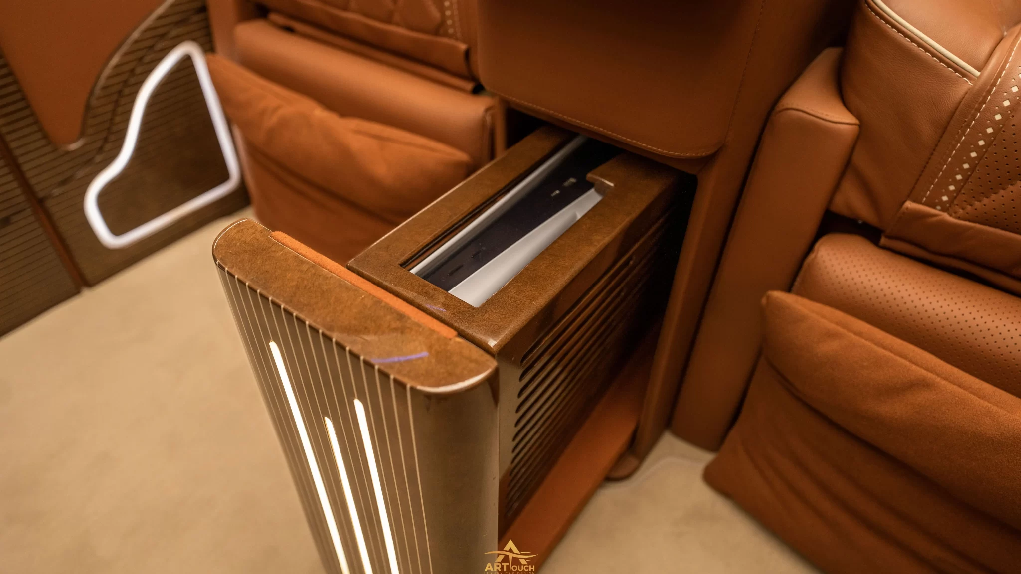 Mercedes-Benz Sprinter VIP by ART Touch UAE Features